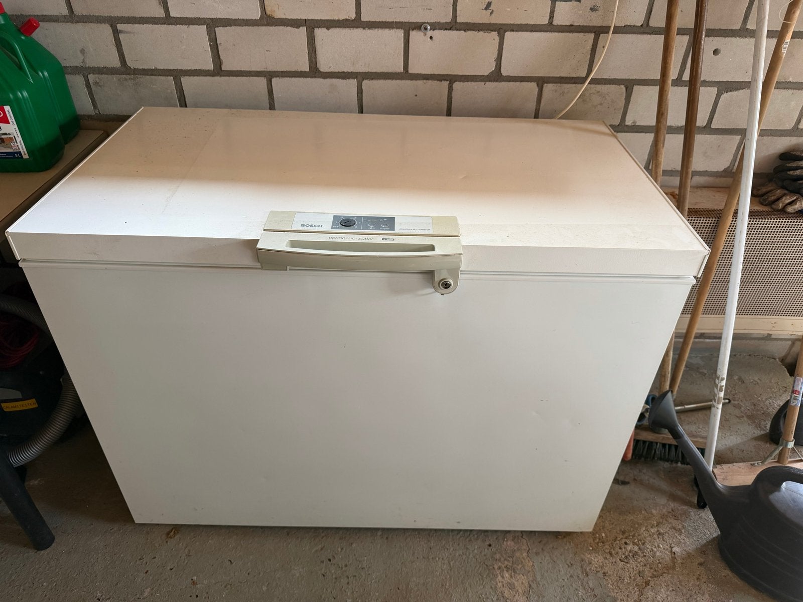 Bosch Vrieskist GTS 2204 - Ruime en Betrouwbare Vriezer, Vrieskist, Gebruikt, Vrijstaand, 90 cm of meer