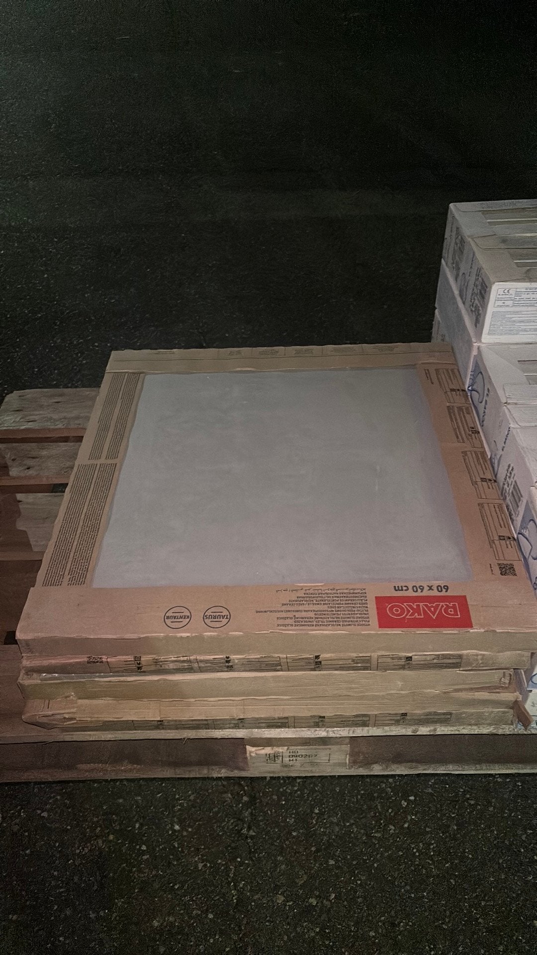 Restpartij vloertegels, Ophalen, Zo goed als nieuw, Vloertegels, 60 cm of meer