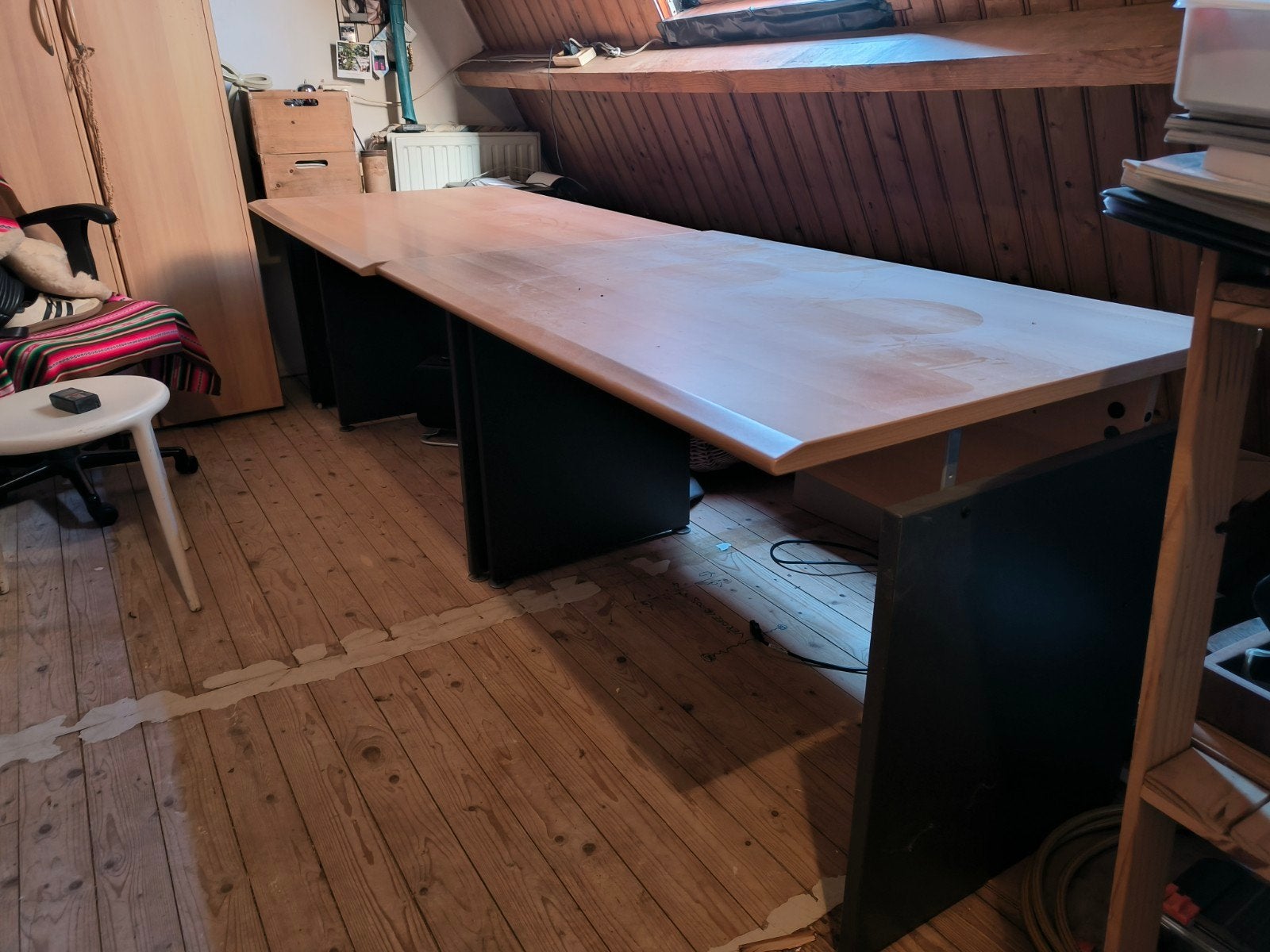 Twee bureaus 150cm breed, zo goed als nieuw, Ophalen of Verzenden, Zo goed als nieuw