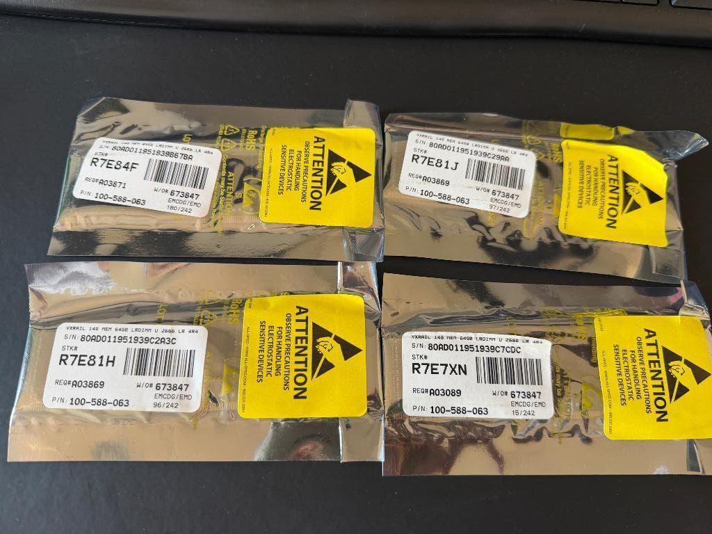 Server DDR4 RAM memory modules, Computers en Software, RAM geheugen, Server, DDR4, Ophalen of Verzenden, Zo goed als nieuw