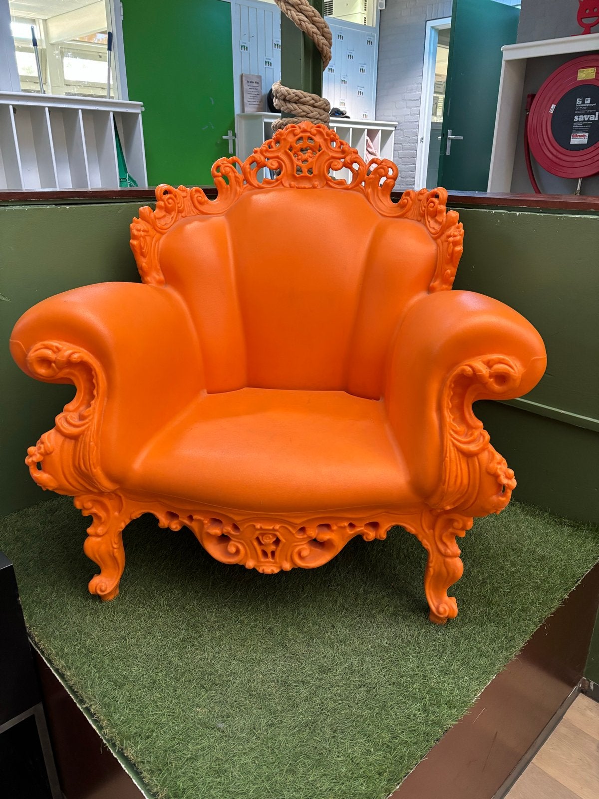 Opvallende Oranje Barok Fauteuil - Uniek Design, Ophalen, Zo goed als nieuw, Kunststof, 75 tot 100 cm