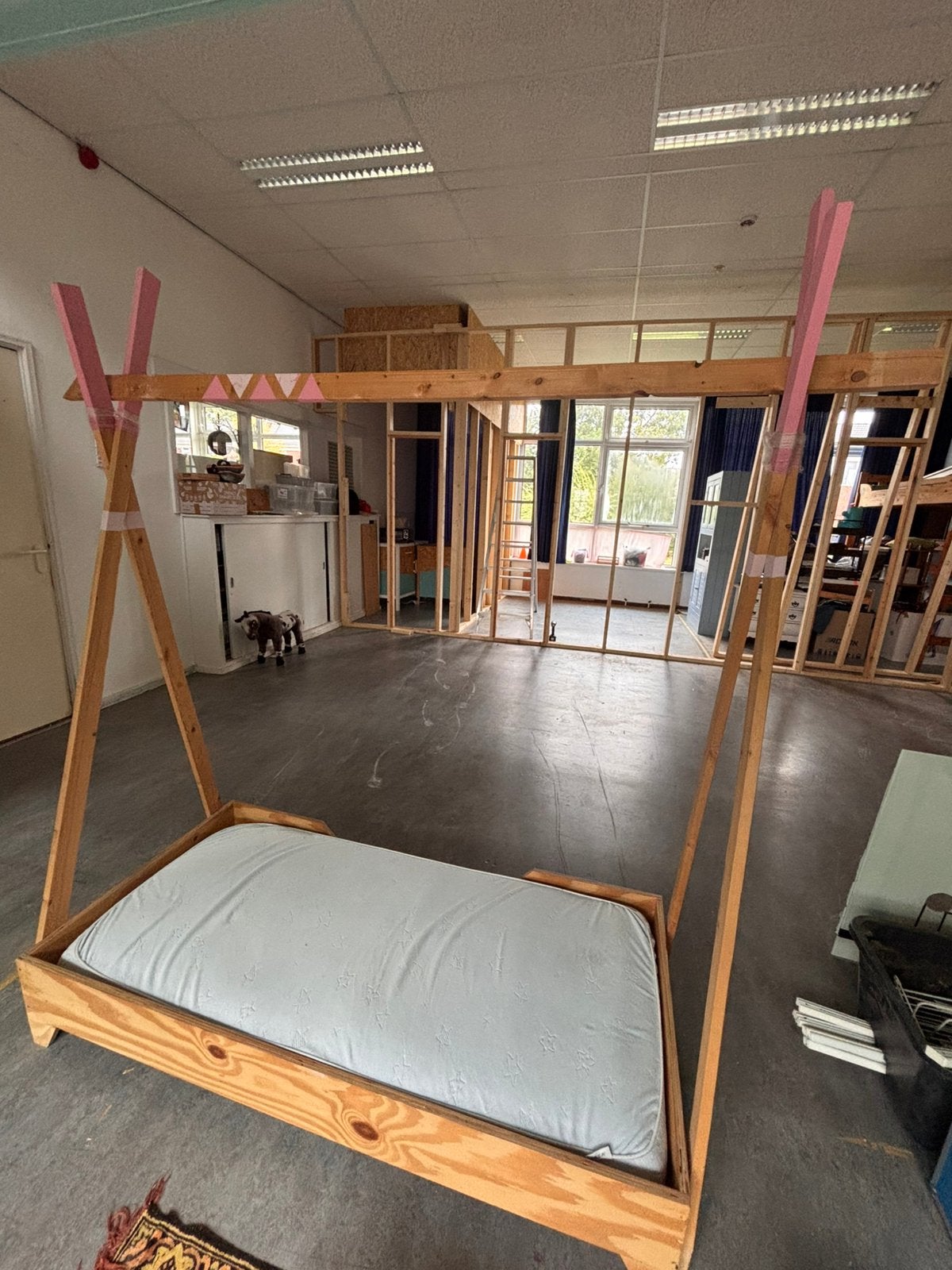 Kinderbed Tippie stijl Bijna Gratis, Ophalen, Gebruikt, 190 cm of minder, Hout