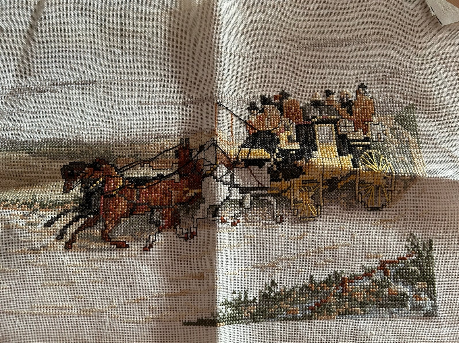 Borduurwerk: Koets met paarden (half af), Hobby en Vrije tijd, Ophalen of Verzenden, Gebruikt, Handborduren, Borduurpakket