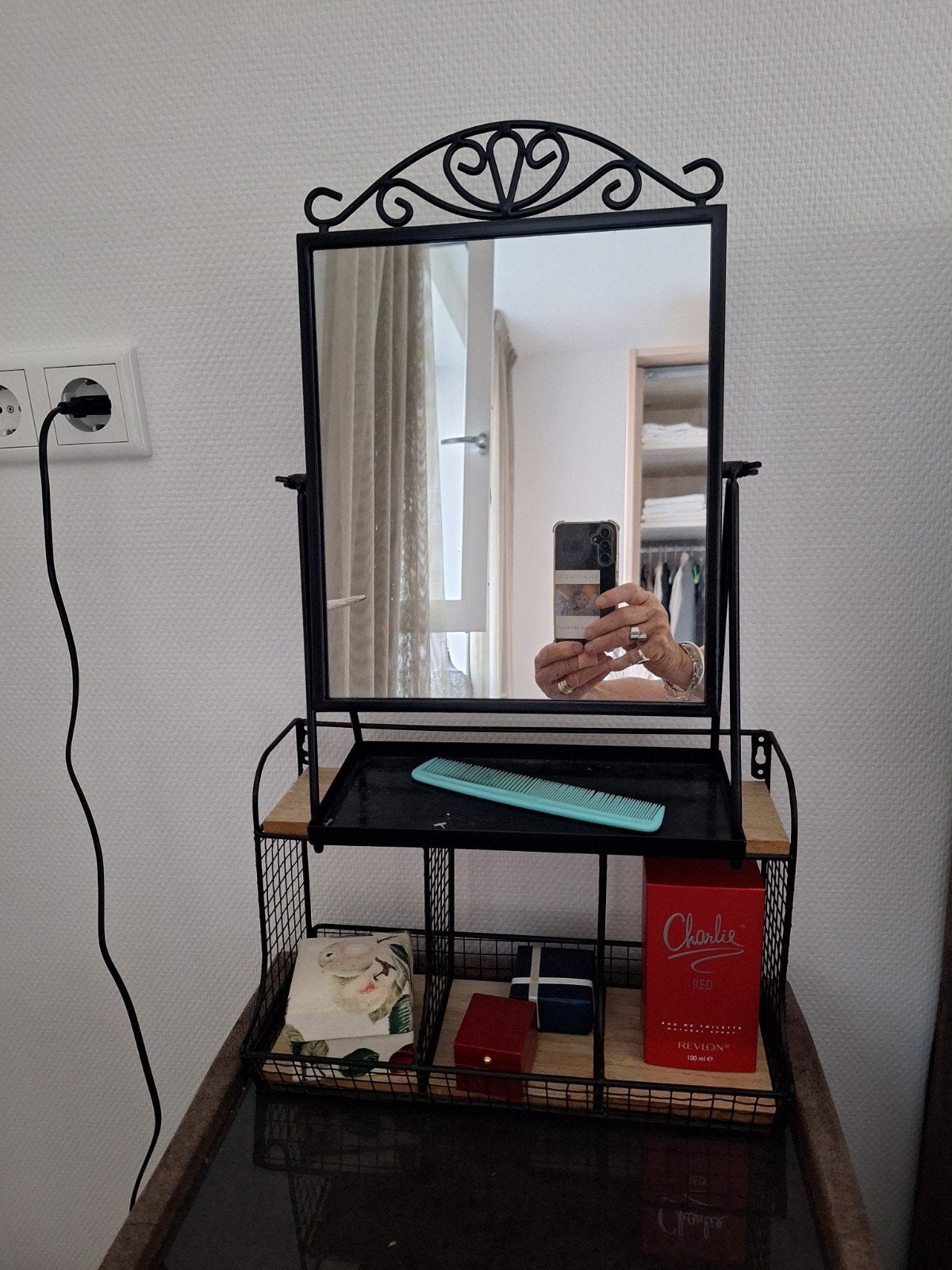 Vintage make-up spiegel met opbergrekje, Minder dan 50 cm, Gebruikt, Ophalen of Verzenden, Minder dan 100 cm