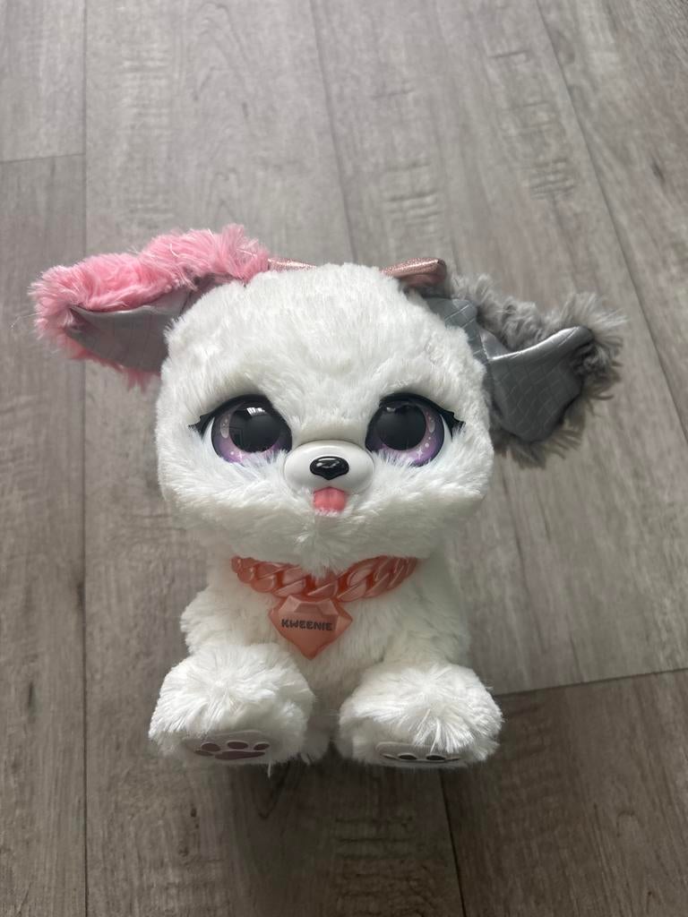 Kweenie interactieve hond - Schattig en speels, Kinderen en Baby's, Speelgoed | Knuffels en Pluche, Overige merken, Zo goed als nieuw