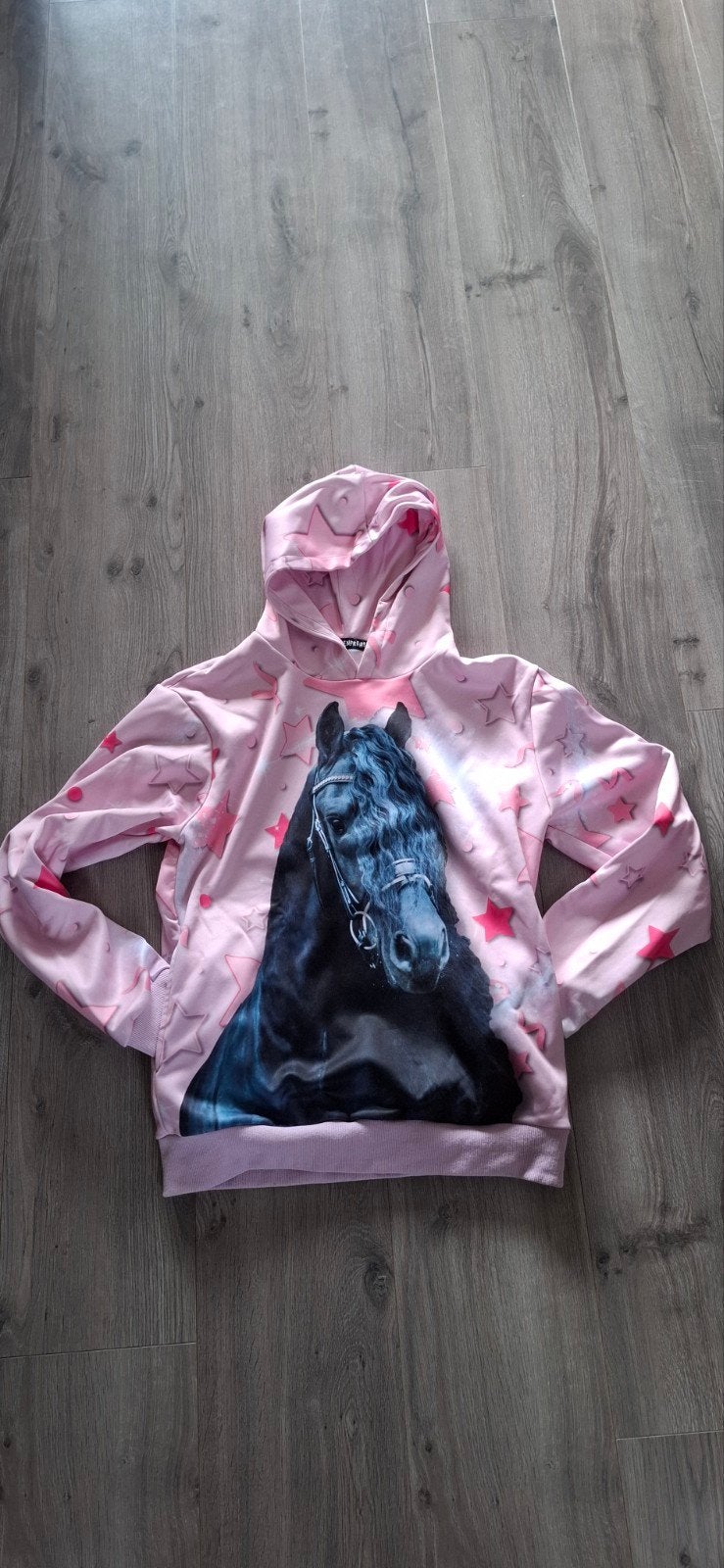 Hoodie Britt Dekker Paard Johnny - Zo goed als nieuw, Ophalen of Verzenden, Zo goed als nieuw, Paardenpraattv, Jongen of Meisje