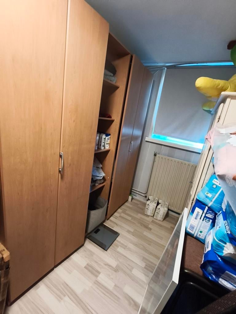 Kledingkast met klapdeuren en opbergvakken, Huis en Inrichting, Kasten | Kledingkasten, Ophalen, Gebruikt, 200 cm of meer, 150 tot 200 cm