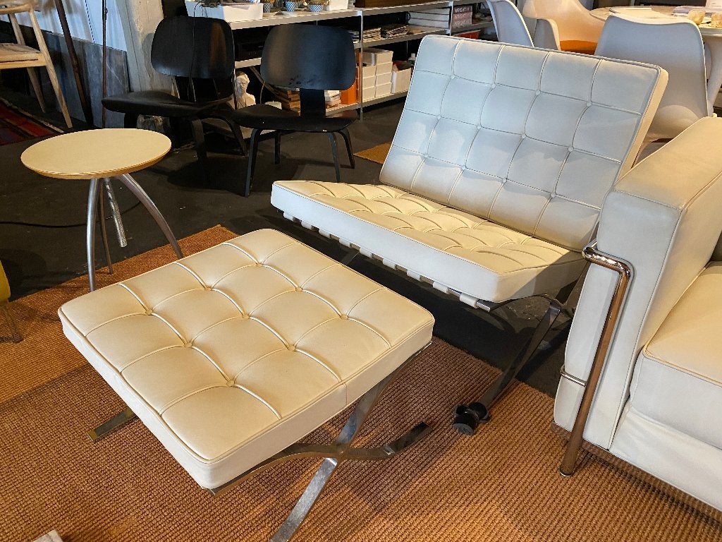Demo meubels  Saarinen, Barcelona, Florence Knoll enz.