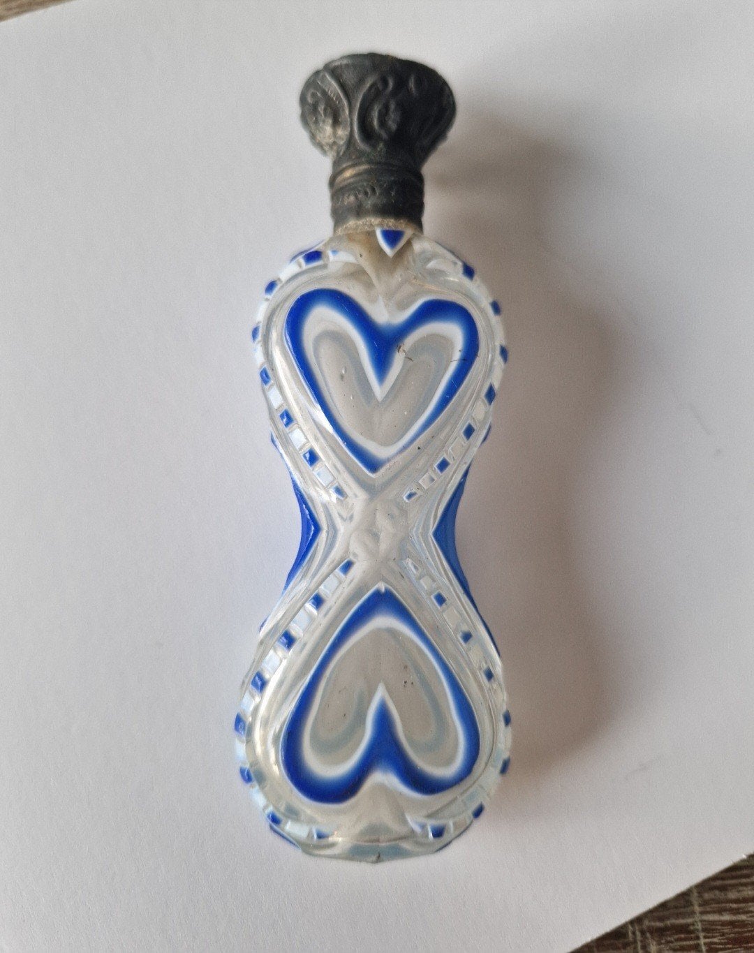 Antiek 19e Eeuws Parfumflesje met Blauw-Witte Details, Ophalen of Verzenden
