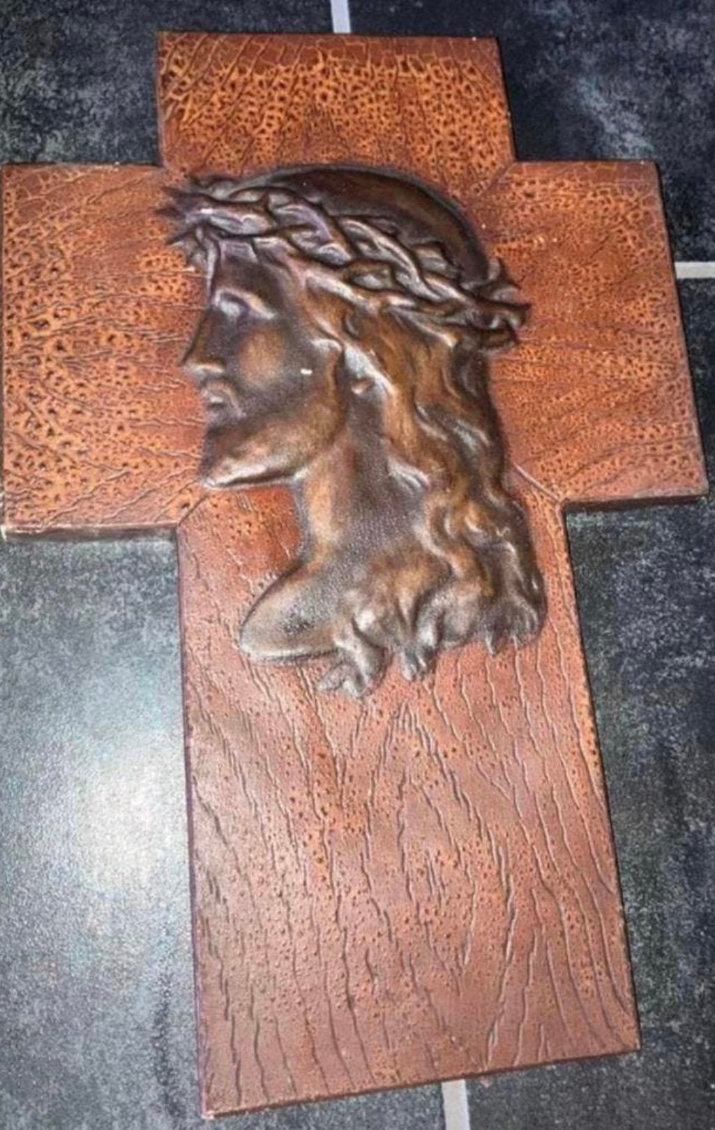 Crucifix antiek zéér zwaar en groot van steen,45cmH 30 cm br, Antiek en Kunst, Antiek | Religie, Ophalen of Verzenden