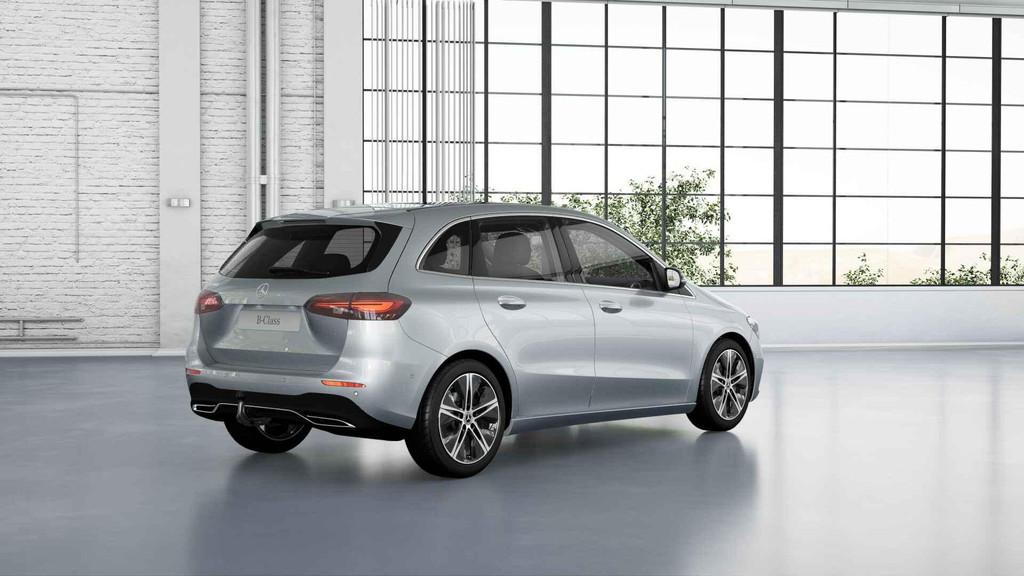 Mercedes-Benz B-klasse 180 Luxury Line | Trekhaak | Panorama, 745 kg, 136 pk, Gebruikt, 4 cilinders