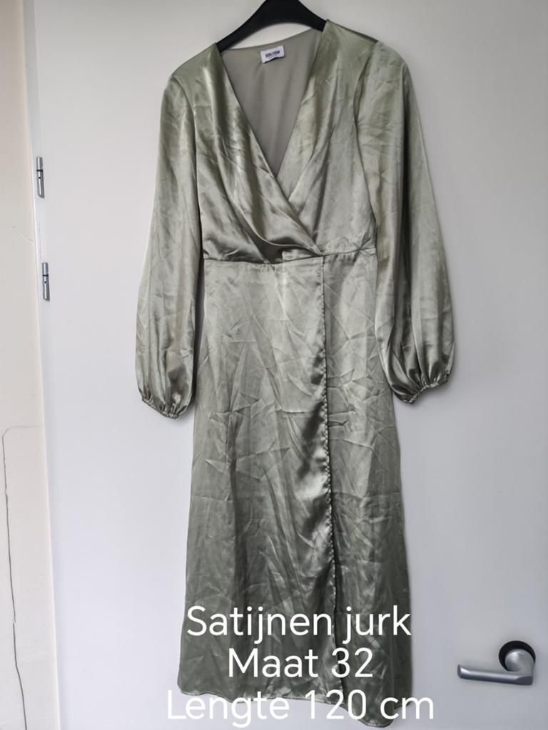 Mooi satijnen jurkje, Ophalen of Verzenden, Zo goed als nieuw