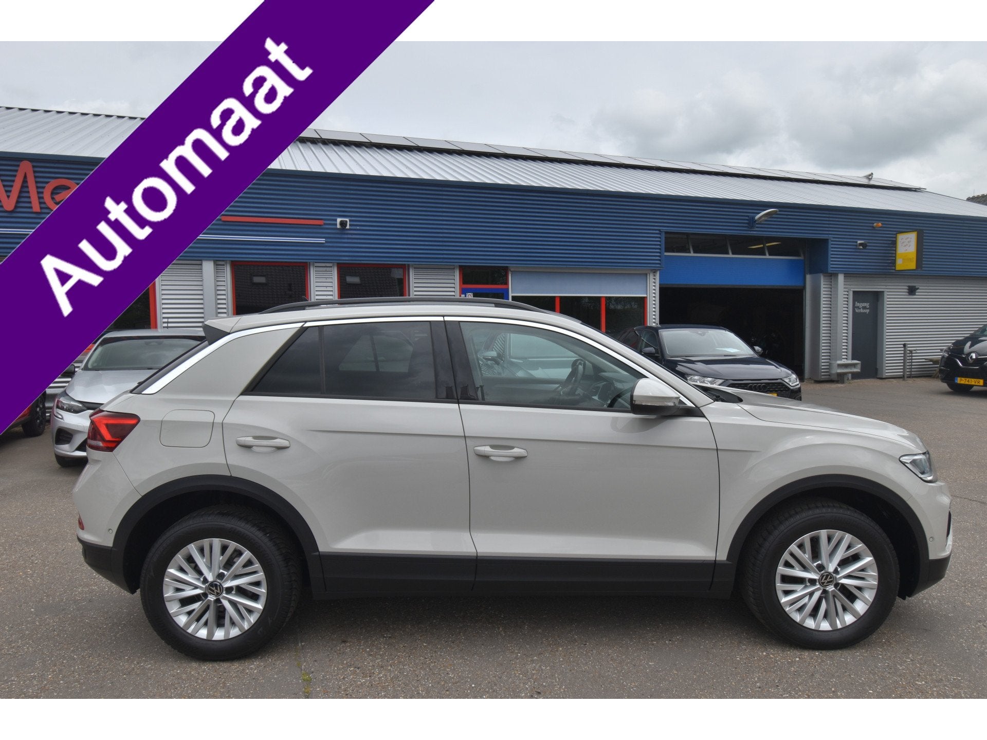 Volkswagen T-Roc 1.5 TSI Life 75 Edition , VIRTUAL COCKPIT ,, Stof, 4 cilinders, 150 pk, Bedrijf