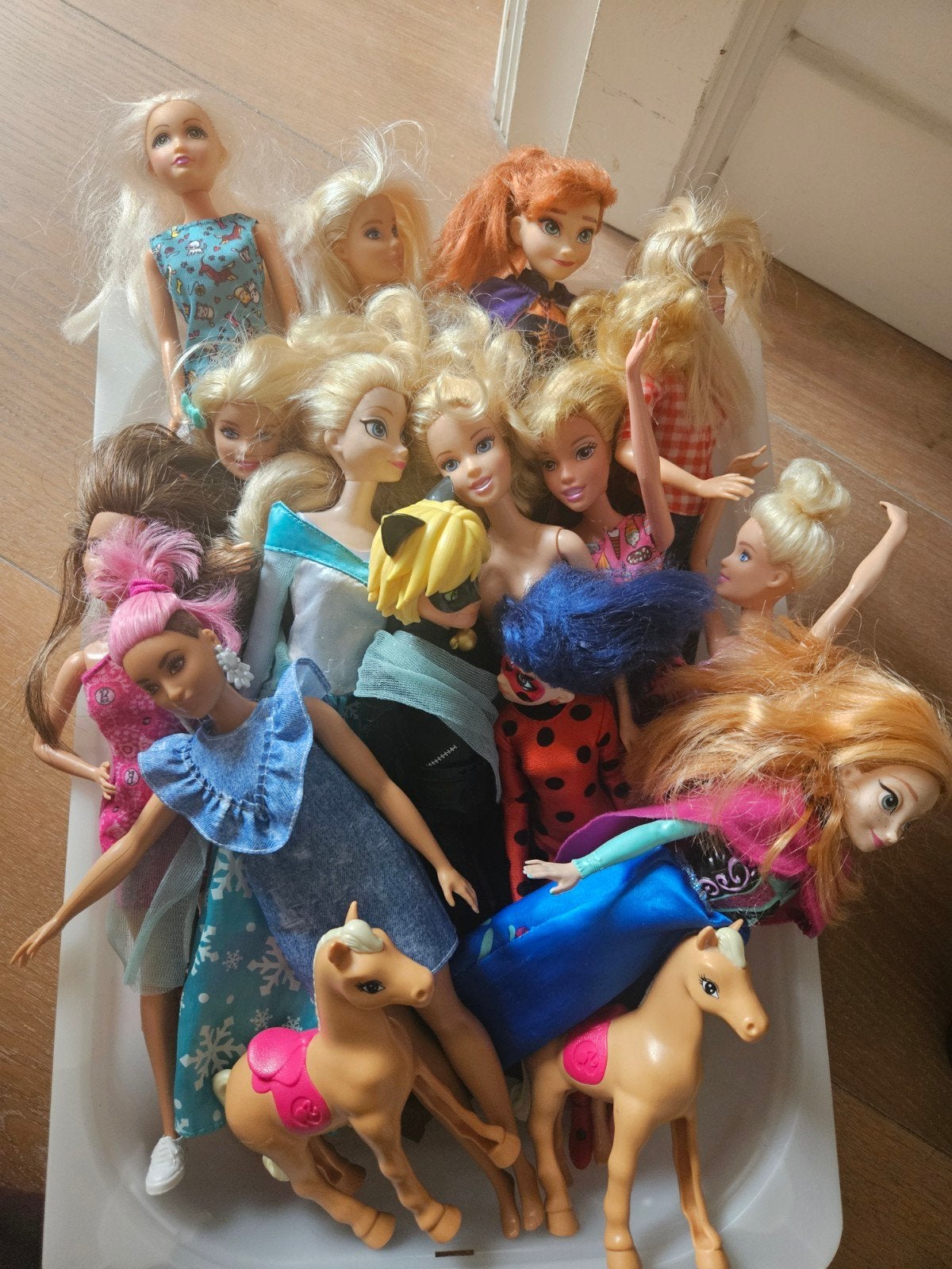Grote collectie poppen: Barbie, Disney, Miraculous en meer, Kinderen en Baby's, Speelgoed | Poppen, Ophalen, Gebruikt, Barbie