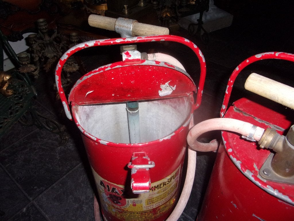 2 zeer ouden brandblussers, Ophalen, Gebruikt, Brandblusser