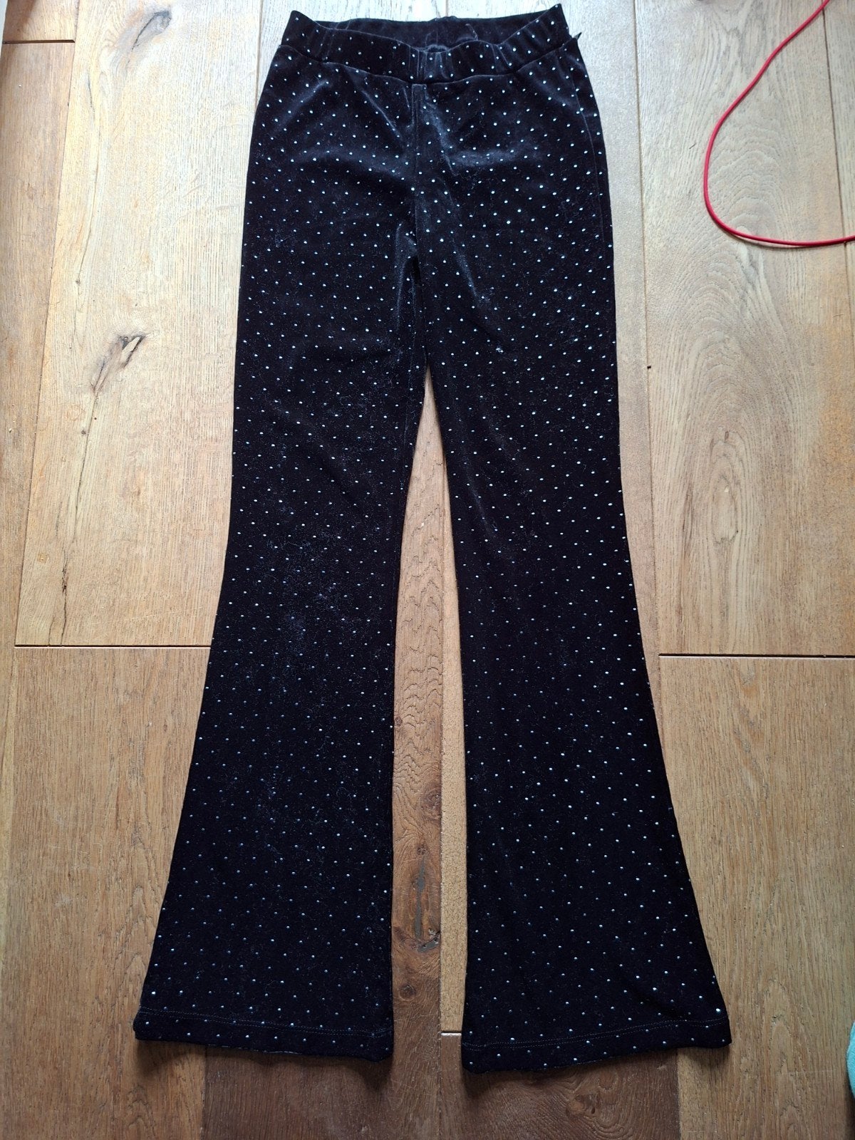 WE zwarte feestelijke flared broek met zilveren stip 158, Broek, WE, Meisje, Nieuw