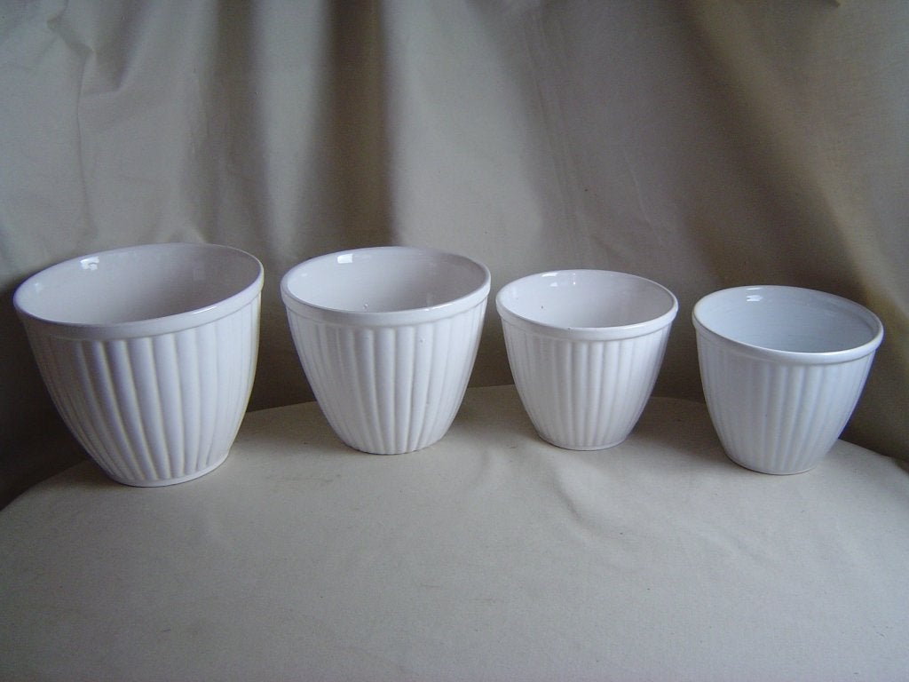4 vintage wit aardewerken bloempoten jaren 60, Gebruikt, Rond, Binnen, Ophalen of Verzenden