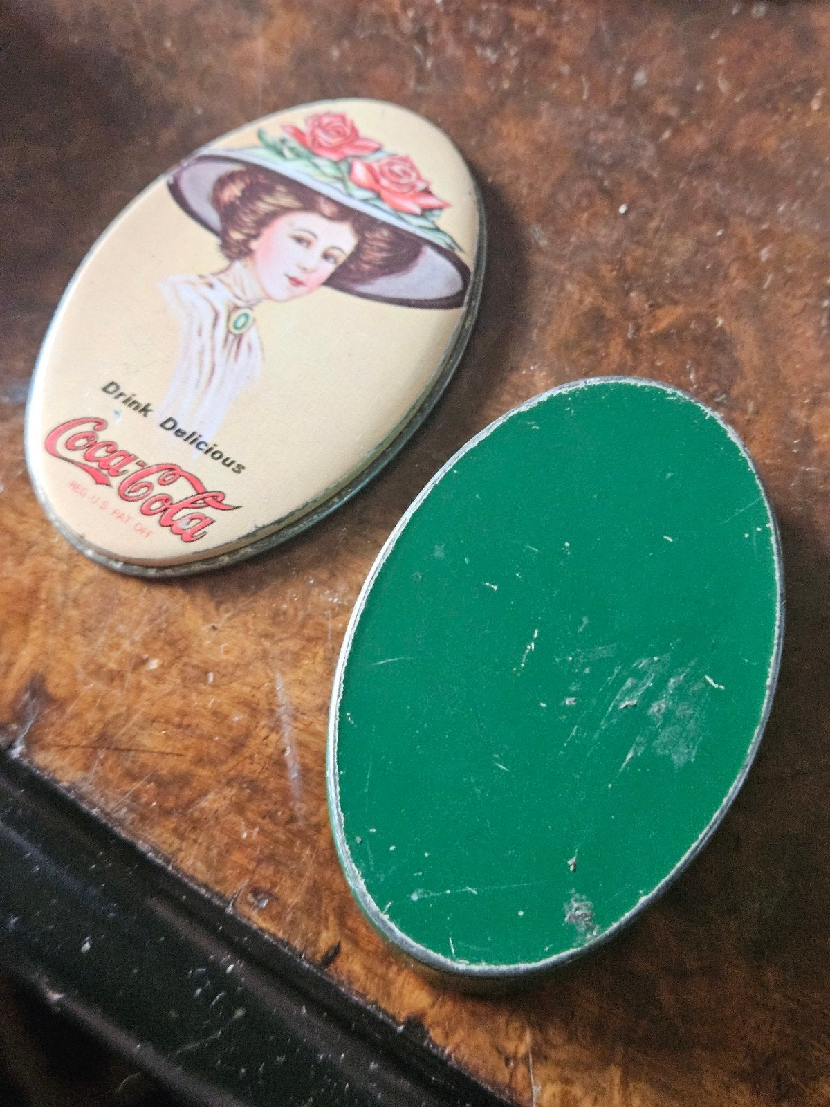 Vintage Ovaal Coca-Cola Blikje - Mini Naaikit/Pillen Doosje, Ophalen of Verzenden, Gebruikt, Overige