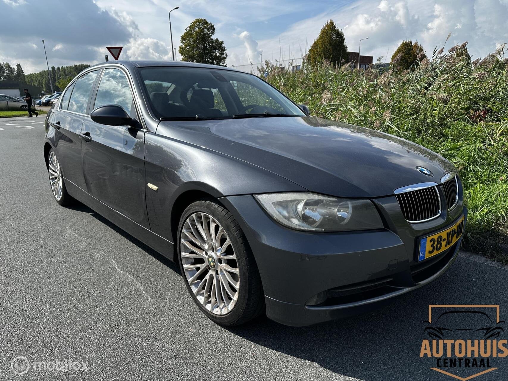 Foto 7 van BMW 3-serie 325i*MOTORSTORING*NwAPK*Airco*