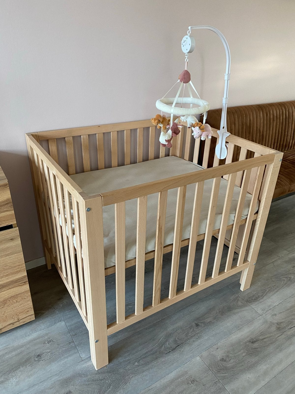 Box Nova Naturel met matras, hoes en mobiel, Ophalen, Zo goed als nieuw, Rechthoekig, Boxkleed