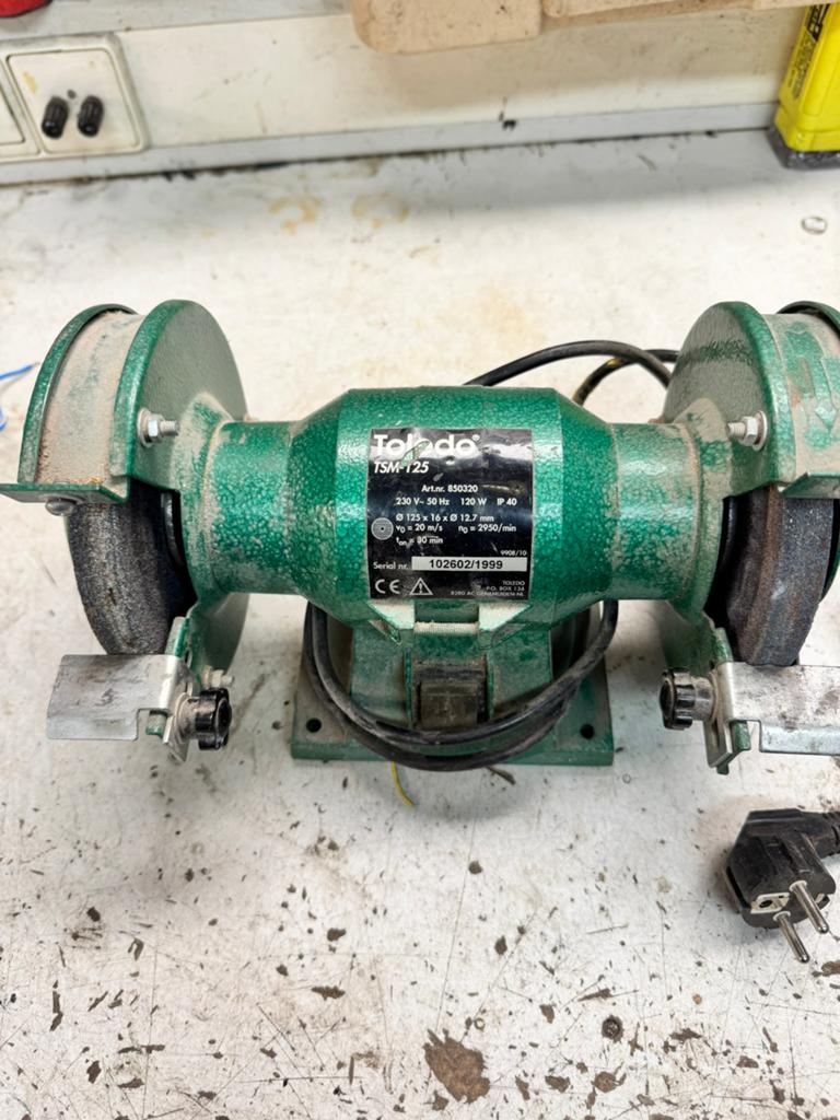 Slipsteen machine, Doe-het-zelf en Verbouw, Gereedschap | Slijpmachines, Ophalen of Verzenden, Minder dan 700 watt, Werkbankslijpmachine