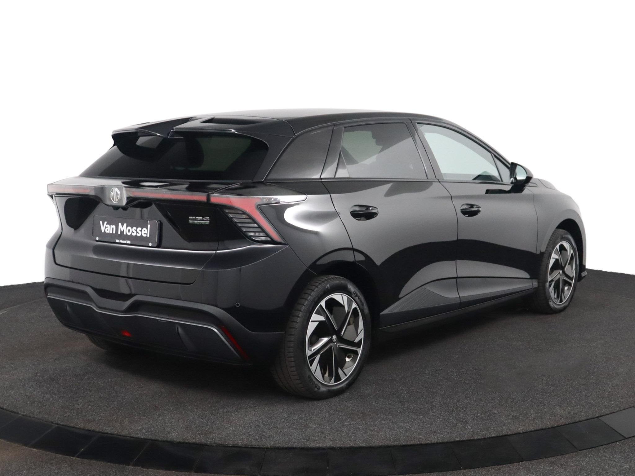 MG 4 Long Range Luxury 64 kWh | Carplay | Navi | Led Koplamp, Auto's, 12 maanden, Gebruikt, 204 pk, Geïmporteerd