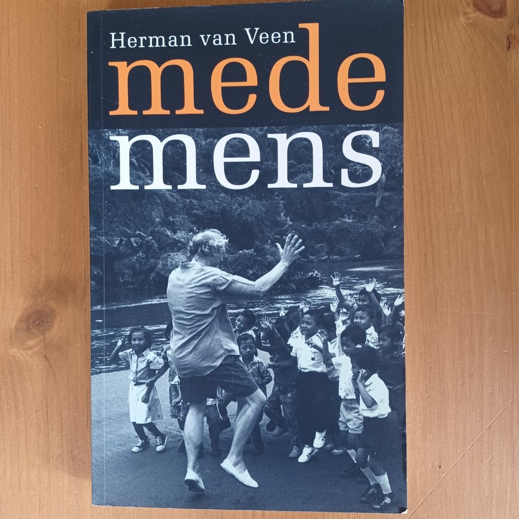 Medemens - Herman van Veen, Ophalen of Verzenden, Gelezen, Herman van Veen, Europa