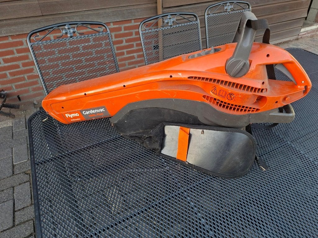 Flymo Gardenvac 1600w Plus Bladblazer, Tuin en Terras, Ophalen, Gebruikt, Elektrisch, Ruggedragen