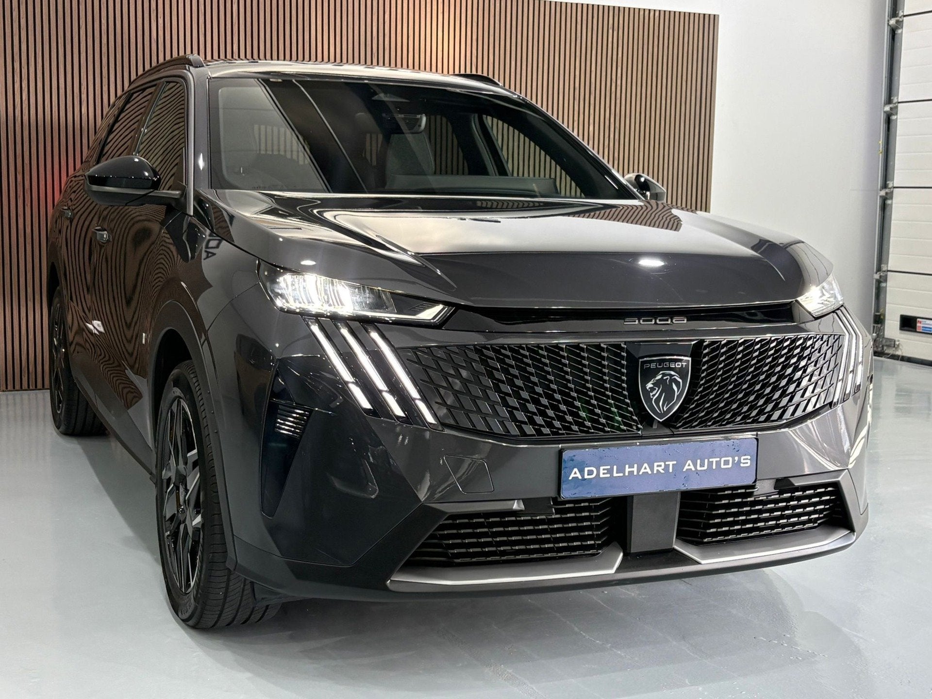 Peugeot 5008 1.2 Hybrid 145 Allure 7 Pers / Navigatie full m, Gebruikt, 1199 cc, 7 stoelen, Bedrijf