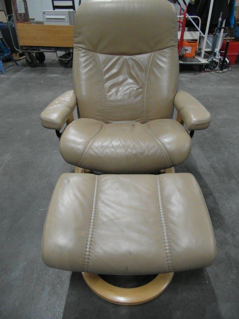 Luxe lederen fauteuil met bankje 2switchonline, Huis en Inrichting, Fauteuils, Ophalen, Zo goed als nieuw, 75 tot 100 cm, Leer