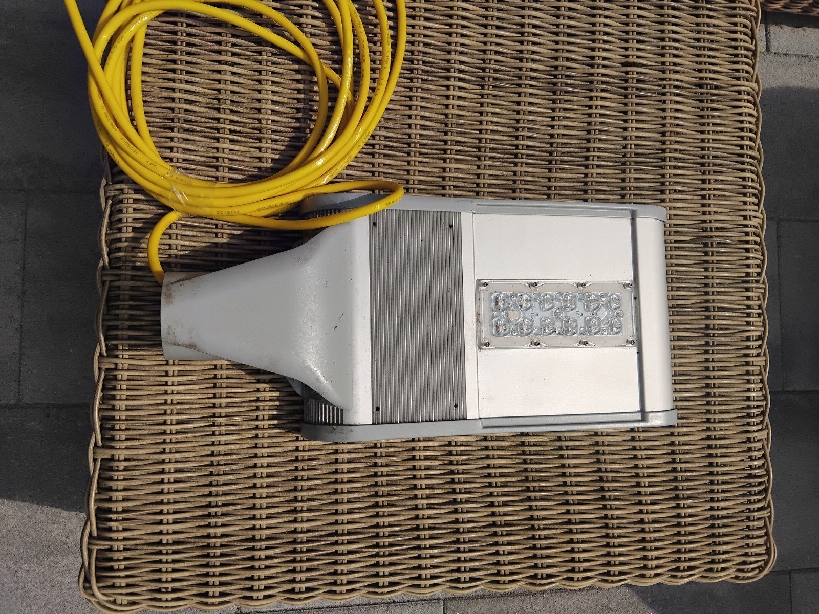 LED Buitenlamp met Gele Kabel - Gebruikt, Gebruikt, Minder dan 50 watt, Overige typen, Aluminium