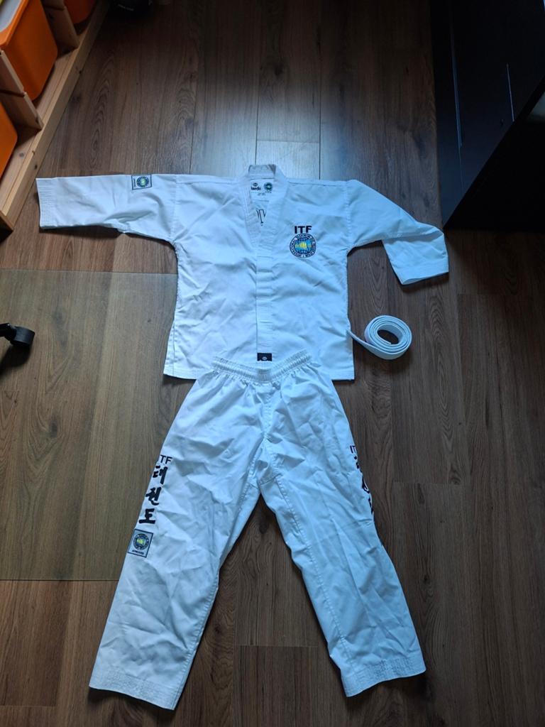 Taekwondopak maat 140 inclusief bescherming, Maat XS of kleiner, Ophalen, Overige