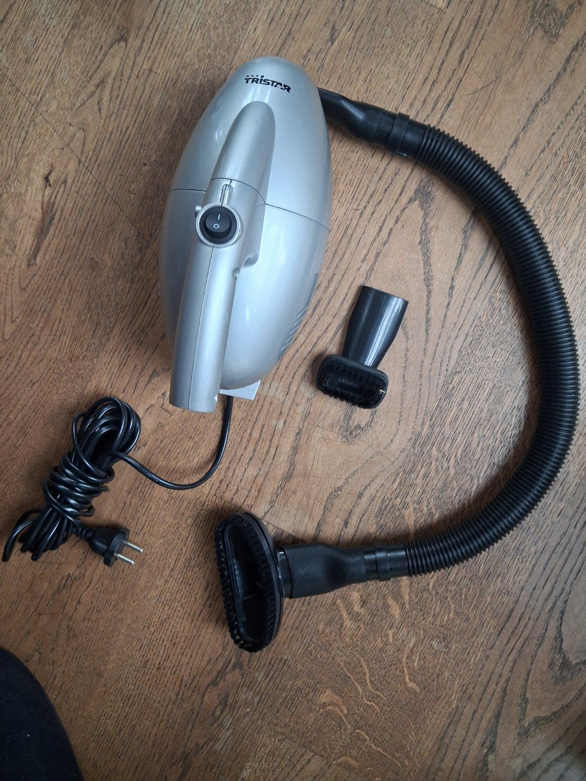 Tristar Kruimeldief met slang en opzetstukken voor caravan o, Gebruikt, Kruimeldief, Ophalen of Verzenden, Minder dan 1200 watt