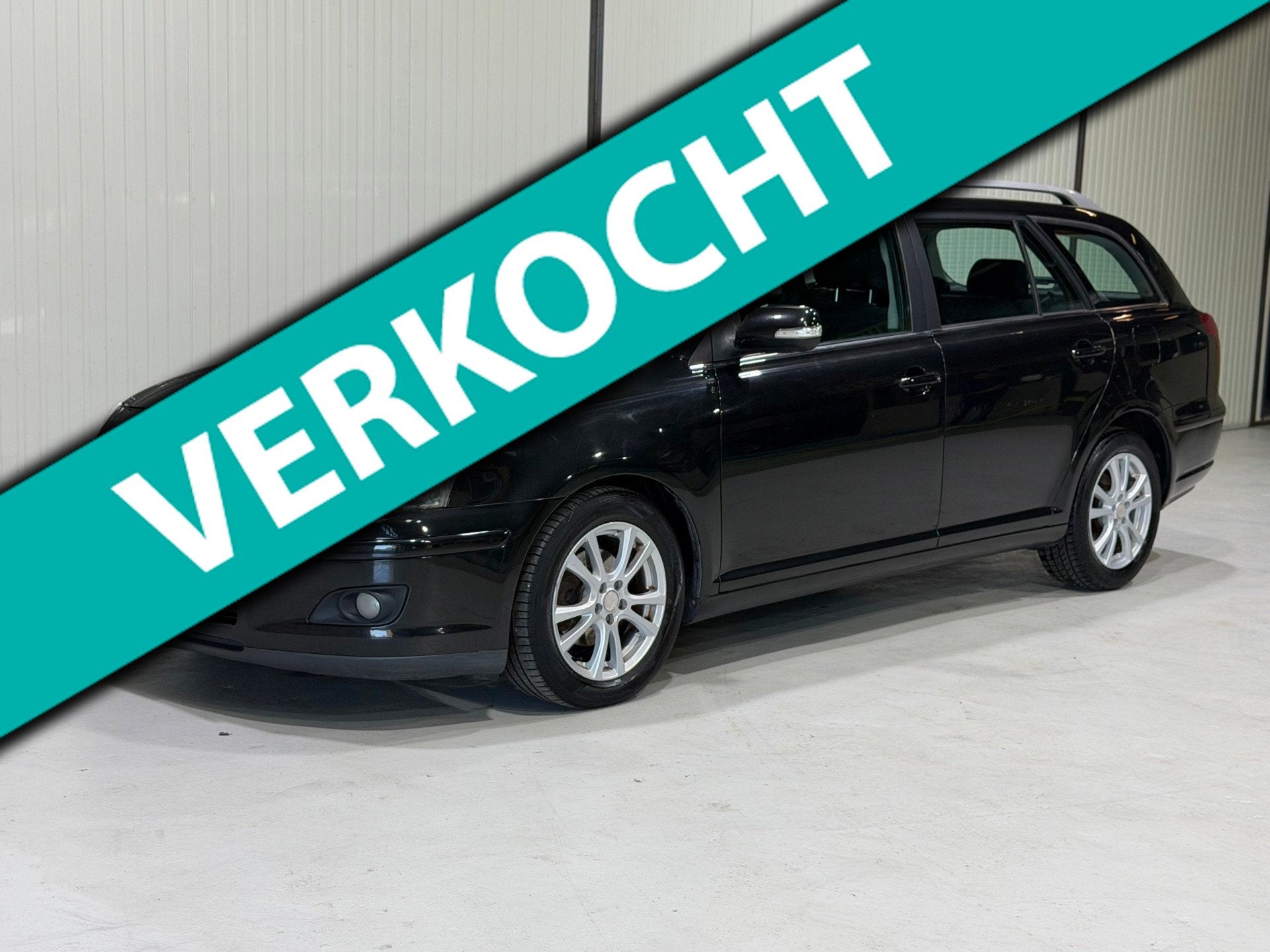 Toyota Avensis Wagon 1.8 VVTi Luna Business - NAVI - TREKHAA, Auto's, Toyota, Voorwielaandrijving, 1794 cc, 4 cilinders, Zwart