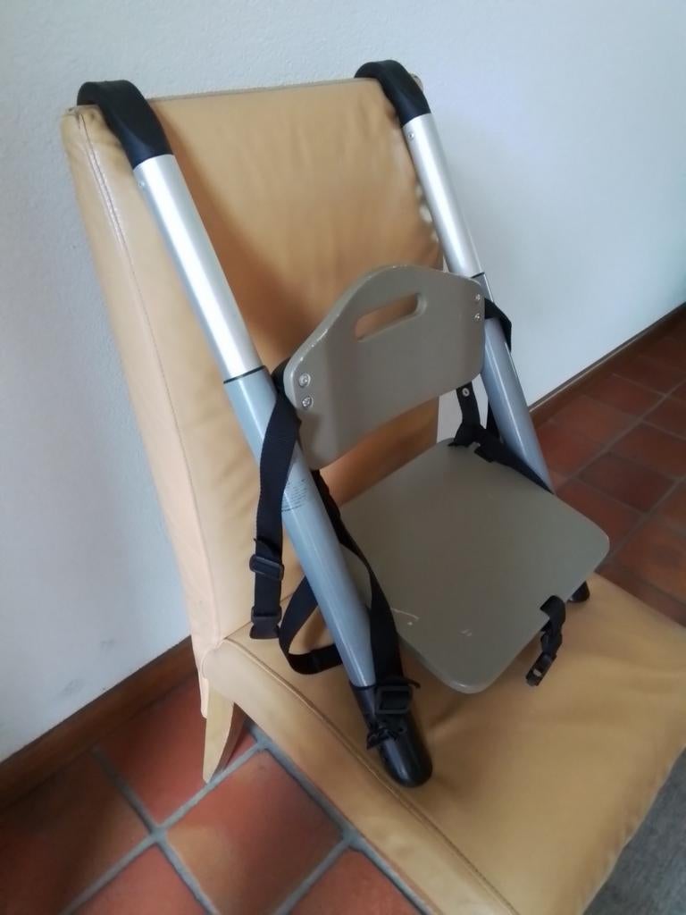 Draagbare kinderstoel., Ophalen of Verzenden, Gebruikt, Overige typen, Gordel(s)