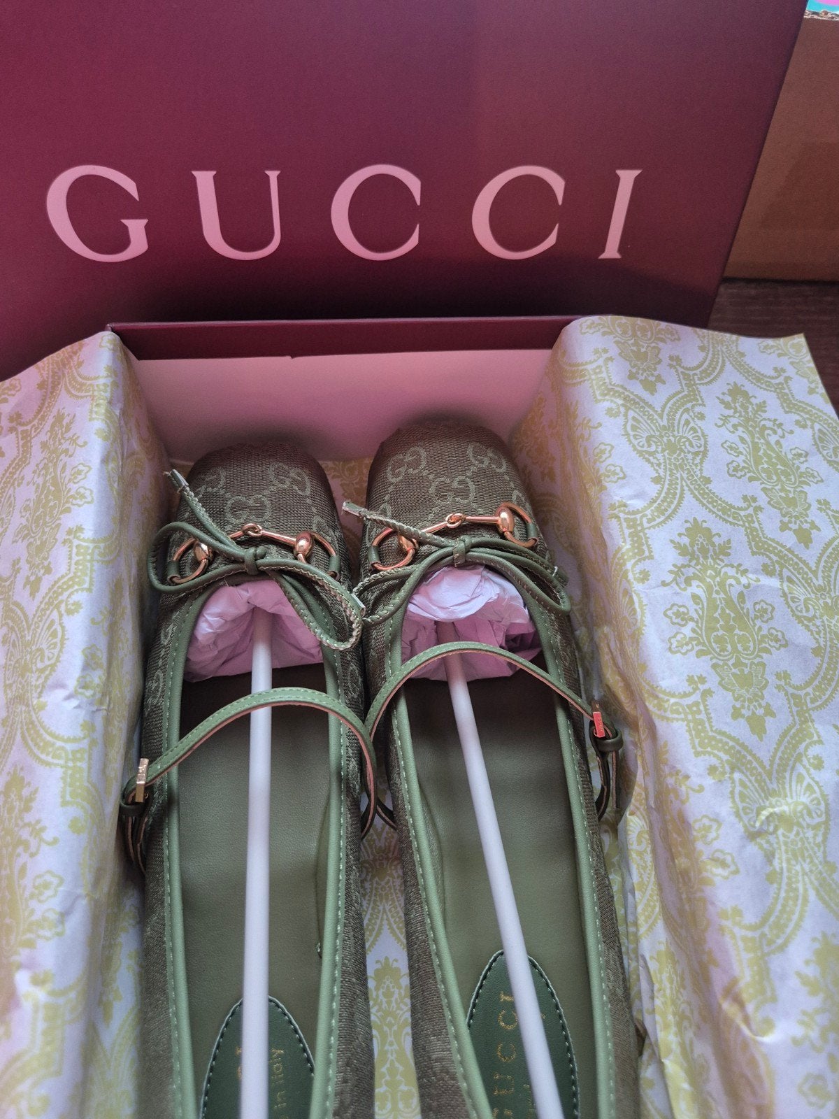 Nieuwe Gucci Ballerina's met GG-patroon en Horsebit, Nieuw, Gucci, Groen, Ballerina's