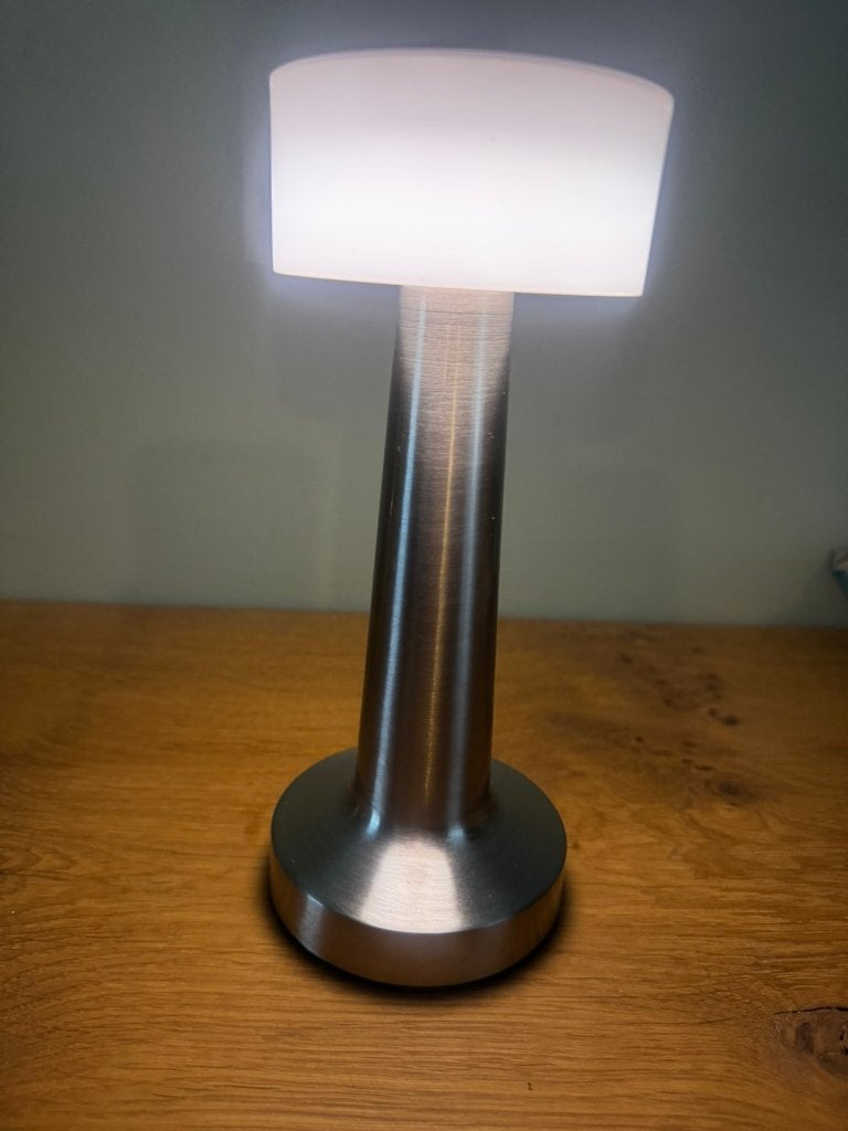 Zilverkleurige tafellamp lamp led usb dimbaar, Huis en Inrichting, Lampen | Tafellampen, Overige typen, Verzenden, Oplaadbaar