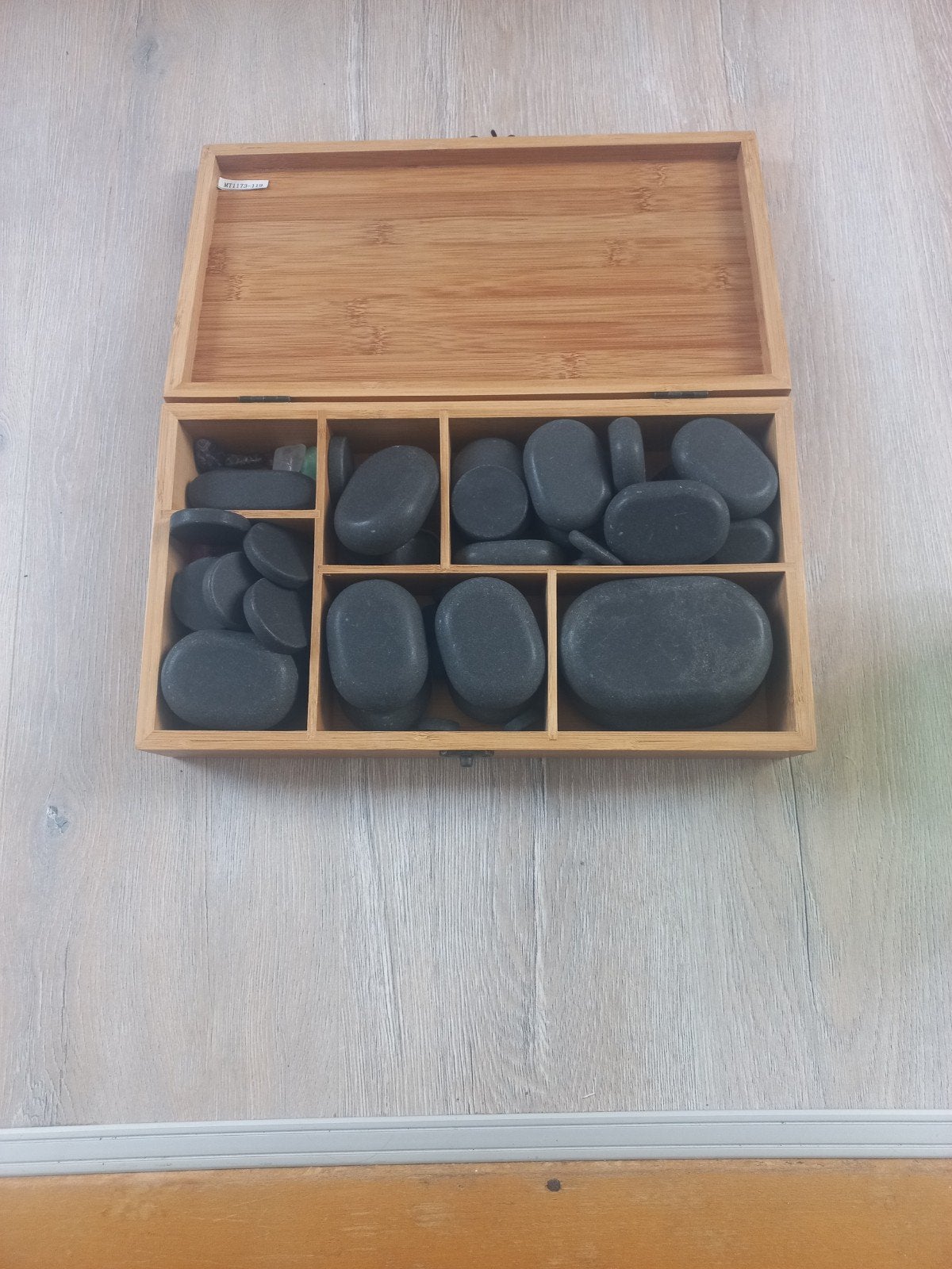Hotstone massage set - 60-delig in bamboe doos, Ophalen of Verzenden, Nieuw, Hotstone