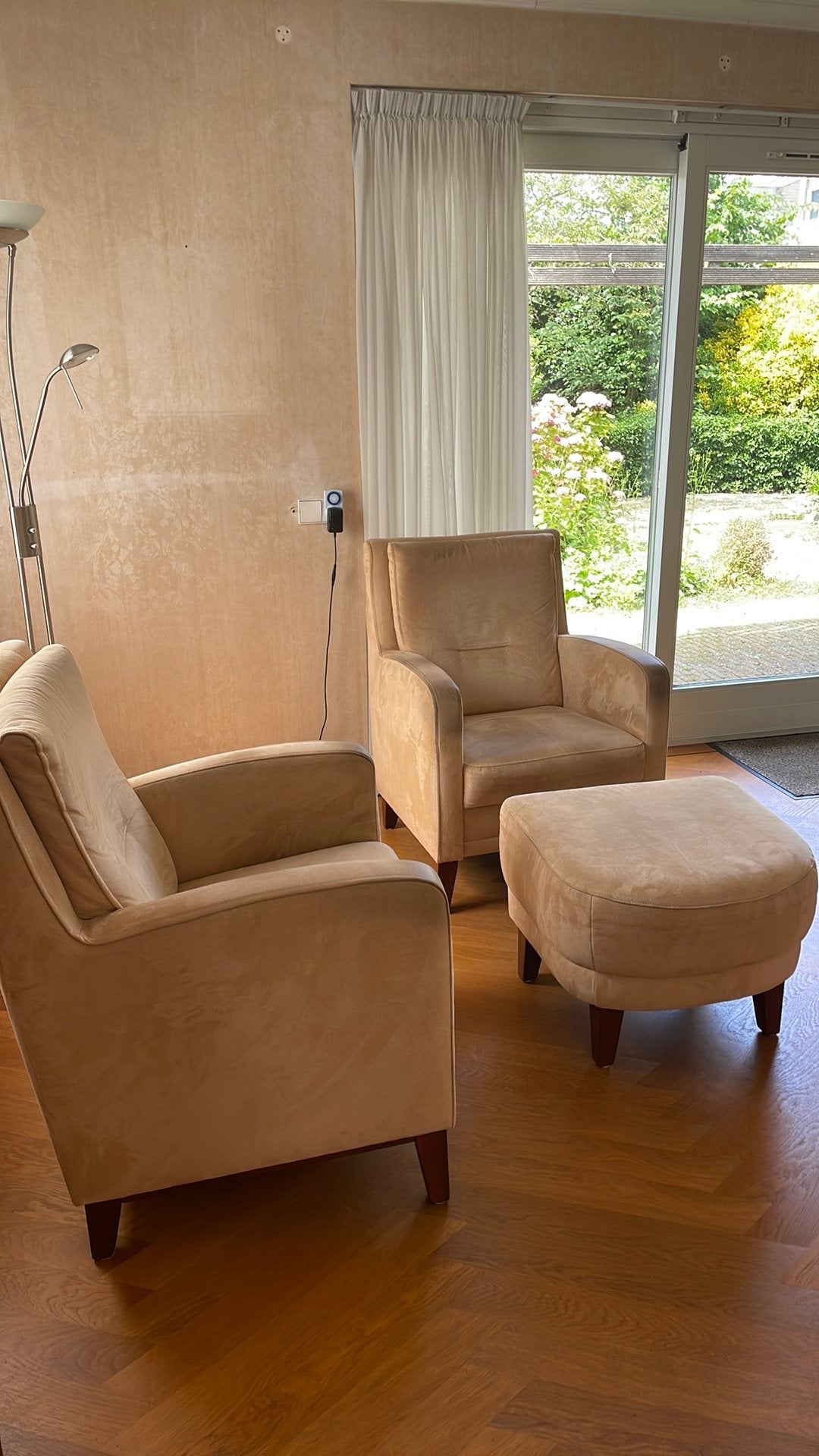 Twee fauteuils met een poef, Ophalen, Zo goed als nieuw, 75 tot 100 cm, 50 tot 75 cm