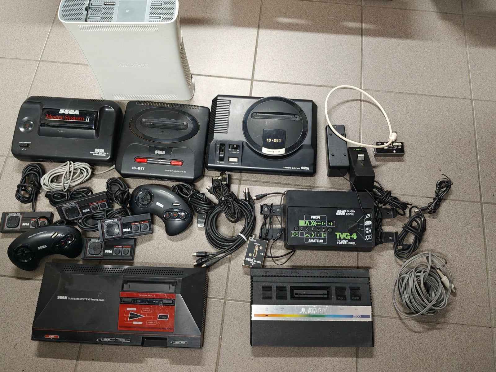 Sega Master System, Mega Drive & Atari 2600 Bundel, Ophalen of Verzenden, Gebruikt, Met 3 controllers of meer, Master System