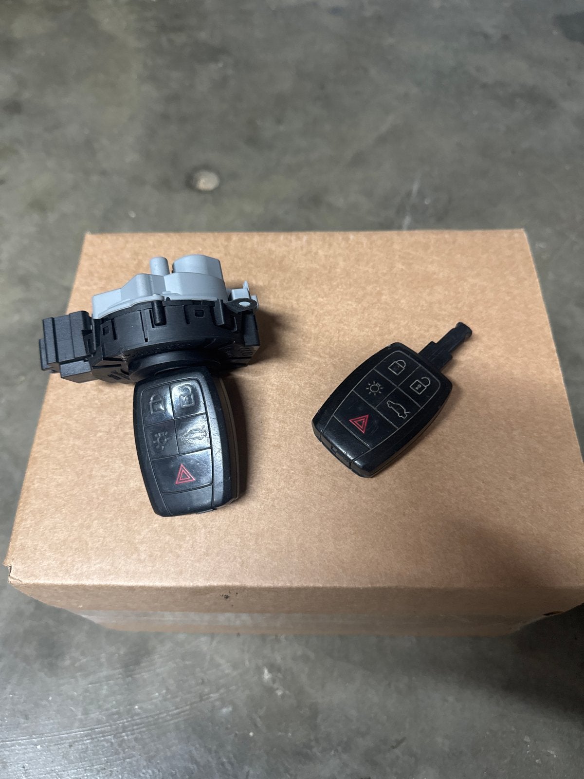 Contactslot met 2 originele sleutels Volvo C30/S40/V50/C70, Ophalen of Verzenden, Gebruikt, Volvo