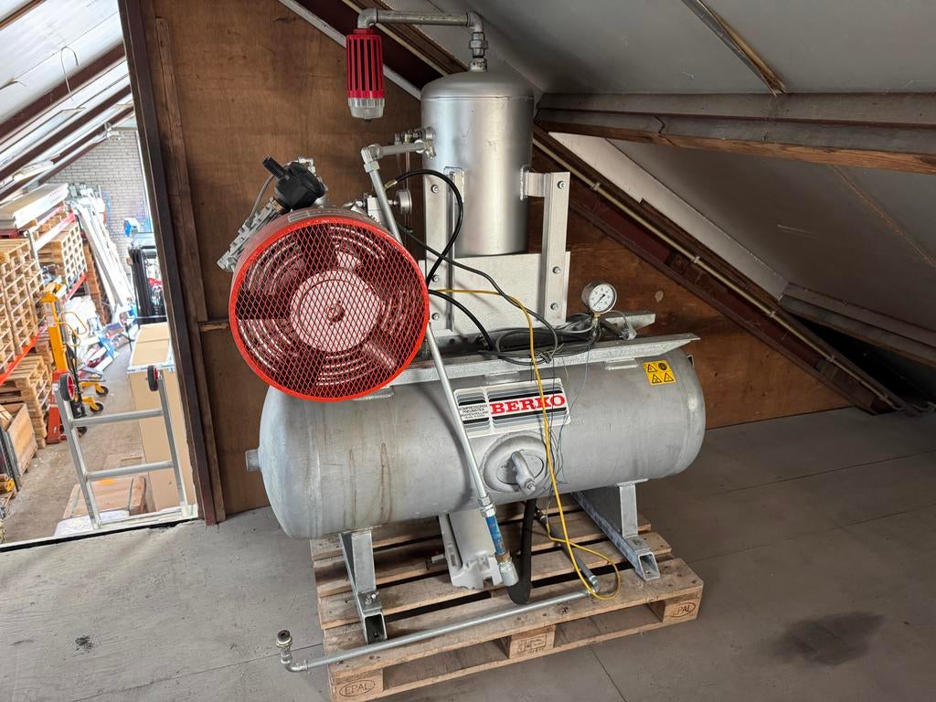 Industriële Compressor, Doe-het-zelf en Verbouw, Compressors, Ophalen, Gebruikt, 800 liter/min of meer, 10 bar of meer