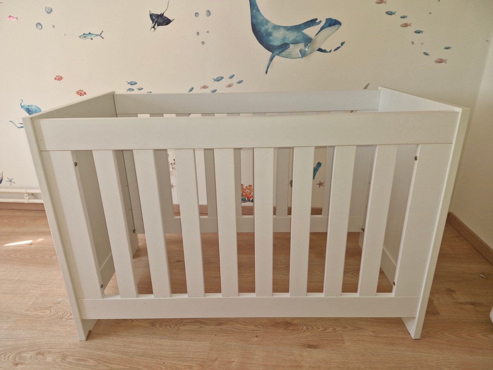 Wit ledikant met matras, Kinderen en Baby's, Babywiegjes en Ledikanten, Ophalen, Gebruikt, Ledikant