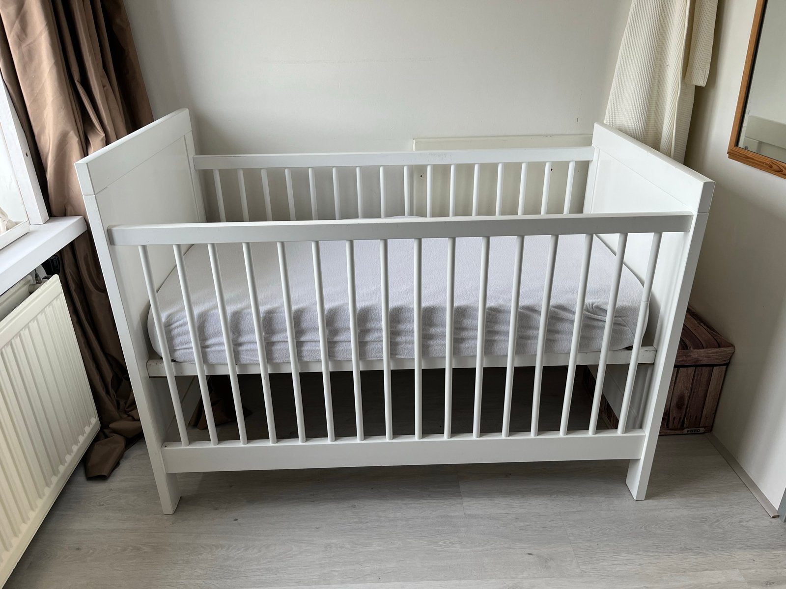 Bopita Babybed 120x60cm - Wit Ledikant, Ophalen, Gebruikt, Ledikant