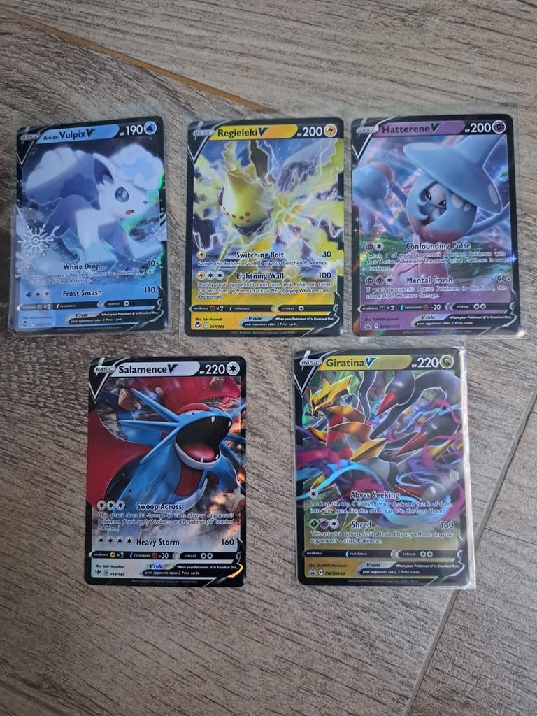 Pokemon kaarten V, Ophalen of Verzenden, Gebruikt, Meerdere kaarten, Foil