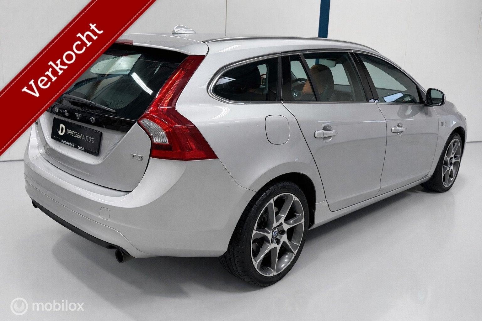 Volvo V60 2.0 T3 Ocean Race LEER / XENON, Gebruikt, 4 cilinders, 1969 cc, Leder