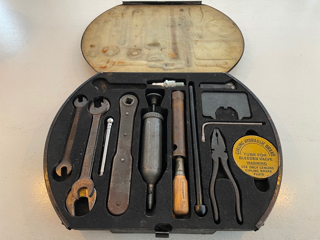 Jaguar Daimler 250 V8 toolbox origineel Jaguar MK2, Ophalen of Verzenden, Gebruikt