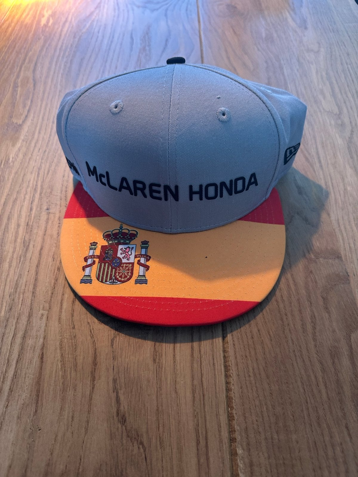 McLaren Honda pet met Spaanse vlag klep, Ophalen of Verzenden, Nieuw, One size fits all, Pet