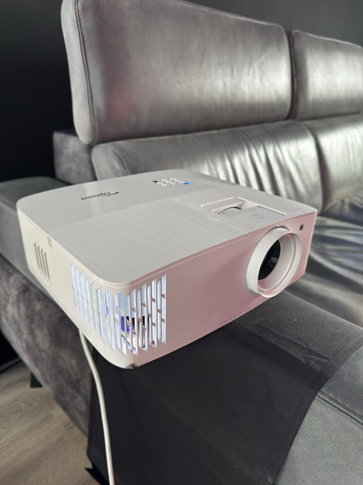 Optoma 4K UHD Projector Model UHD42 + Plafondbeugel, Ophalen, Gebruikt, DLP, Ultra HD (4K)