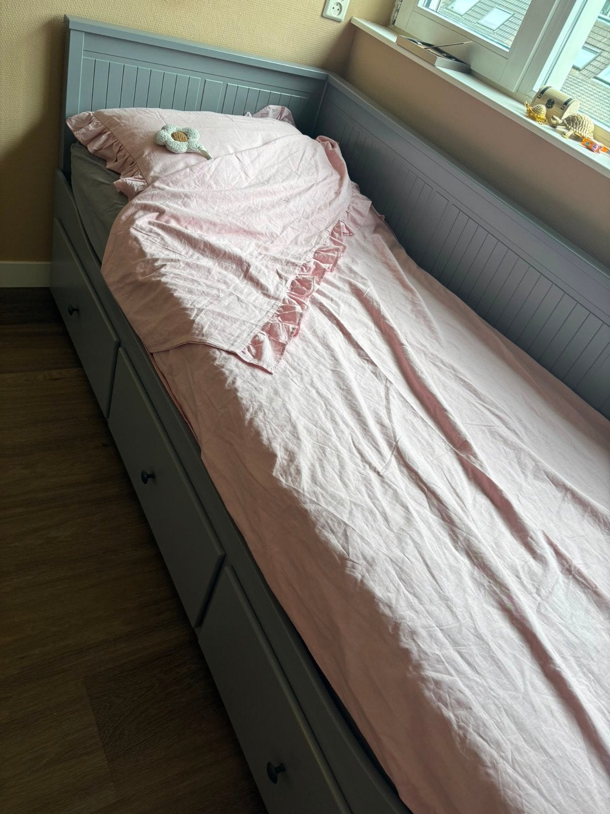 Mooi grijs Hemnes bed met zo goed als nieuwe matrassen, 90 cm, Tweepersoons, Ophalen of Verzenden, Zo goed als nieuw